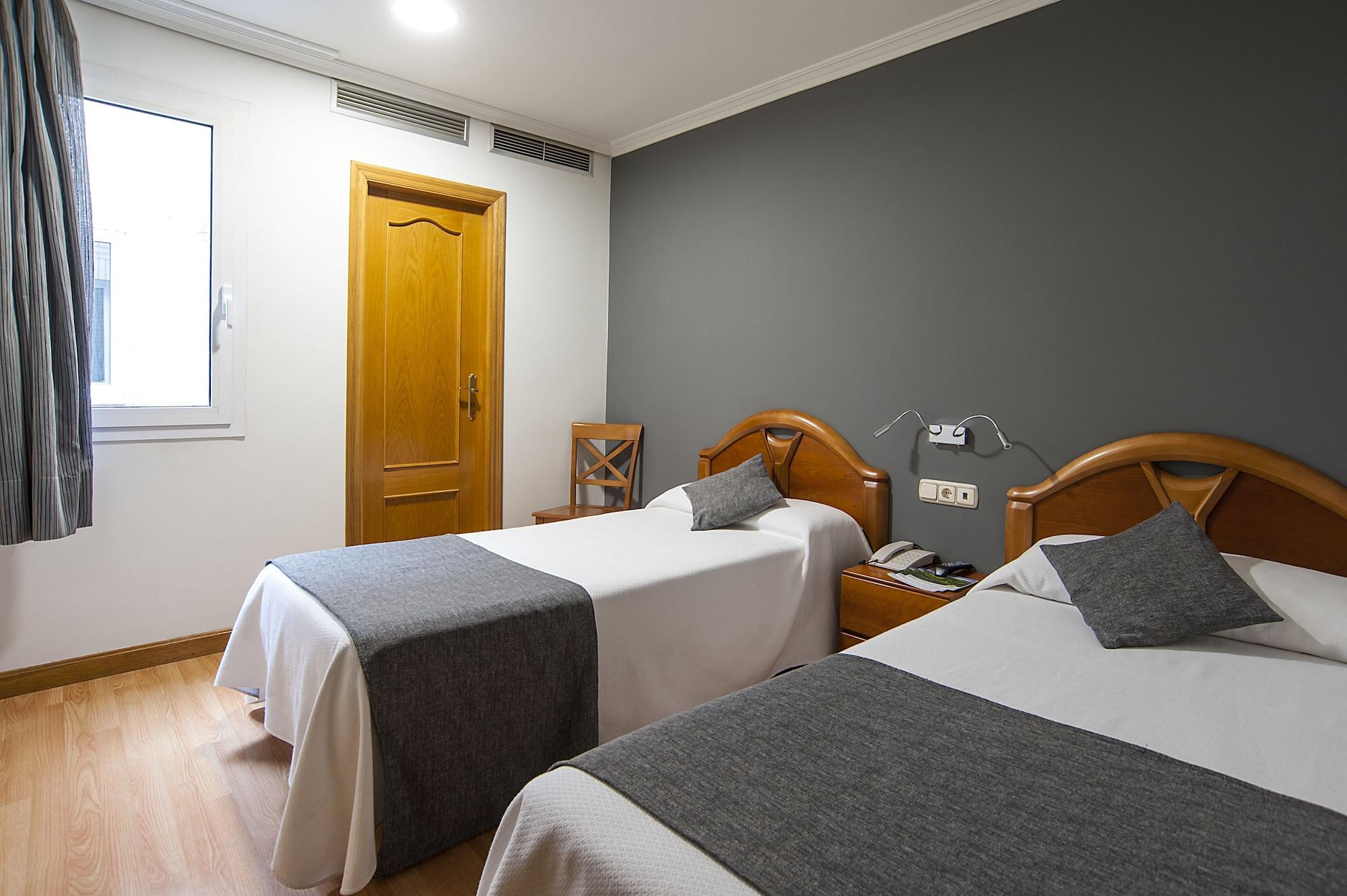 Iraipe Izaga Hostal Ноайн Екстер'єр фото